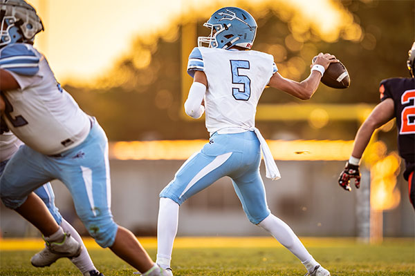 Max Nashed (#5) slings the ball to open receiver down field.