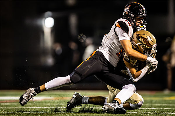 Huntington Beach Oiler stoping the run.